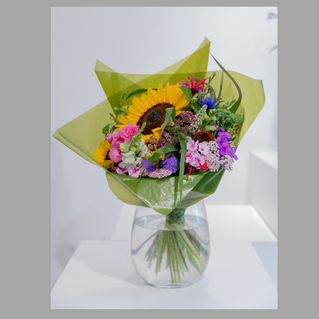 Erhältlich August und September